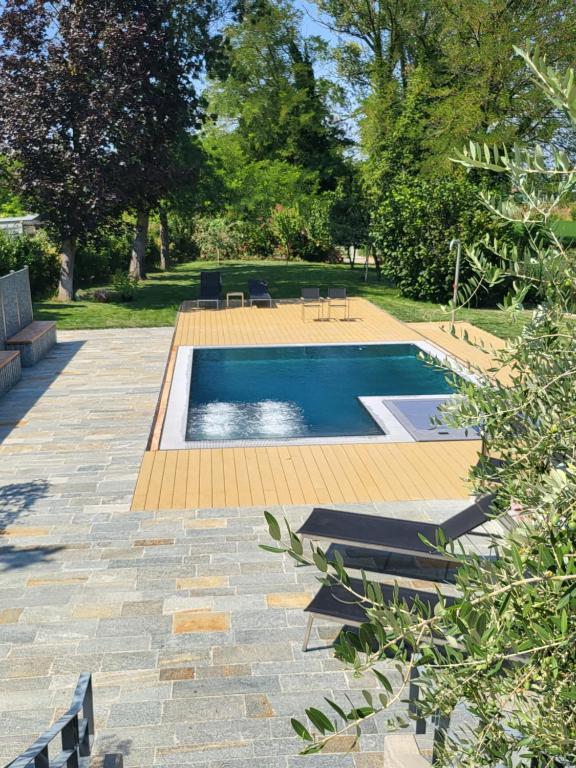 Bazén v ubytování Royal Suite Parma con Piscine Calda e Fredda nebo v jeho okolí