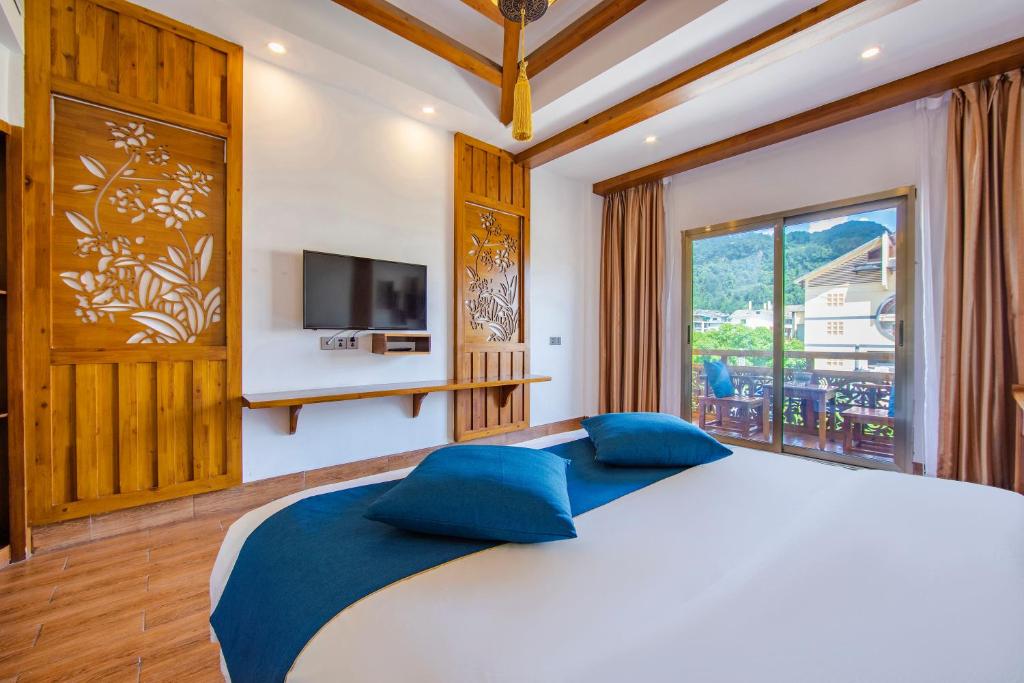 Guihua Road 106th Hostel - 豪华双人房间与阳台