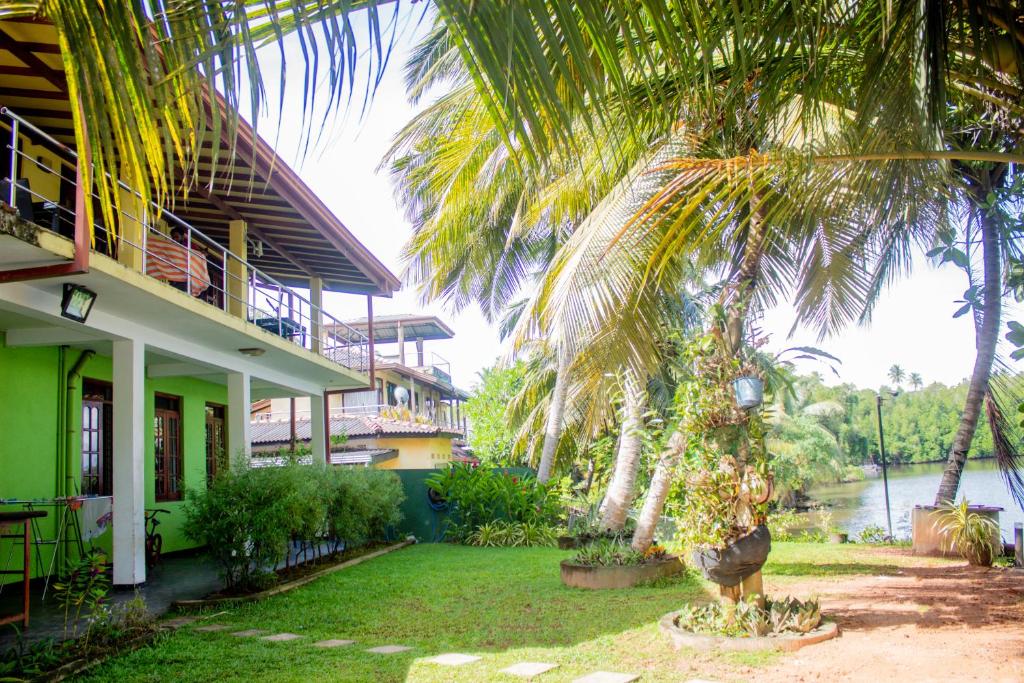 Un jardín fuera de Mahi Villa