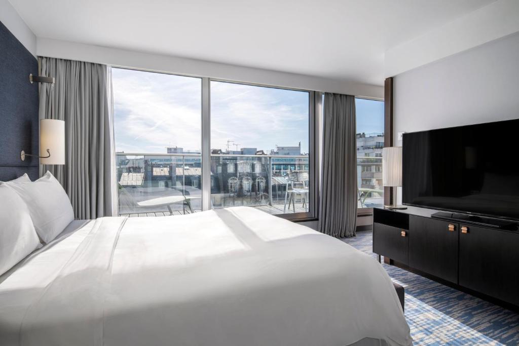 Renaissance Paris Arc de Triomphe Hotel - Resim 42