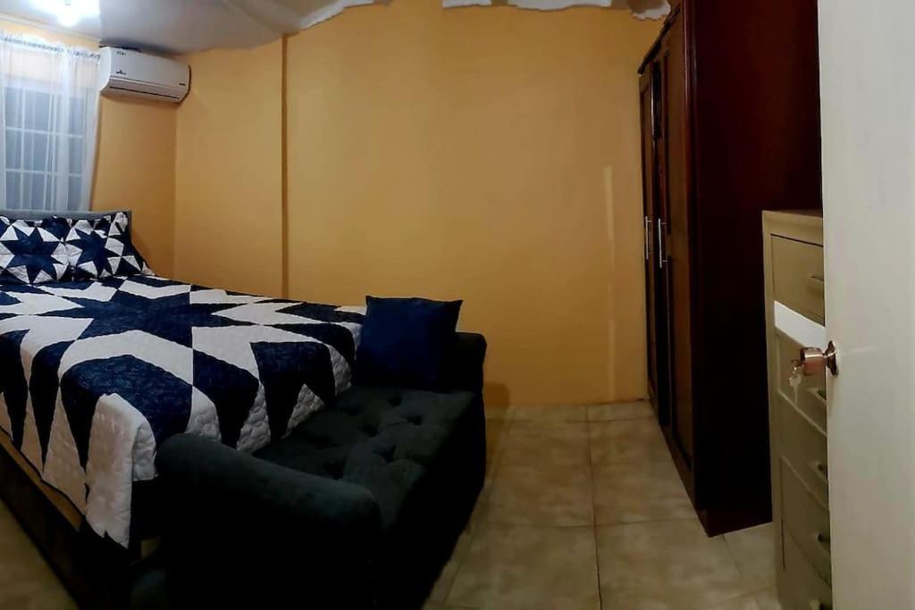 Lewis House in Portmore - Housity