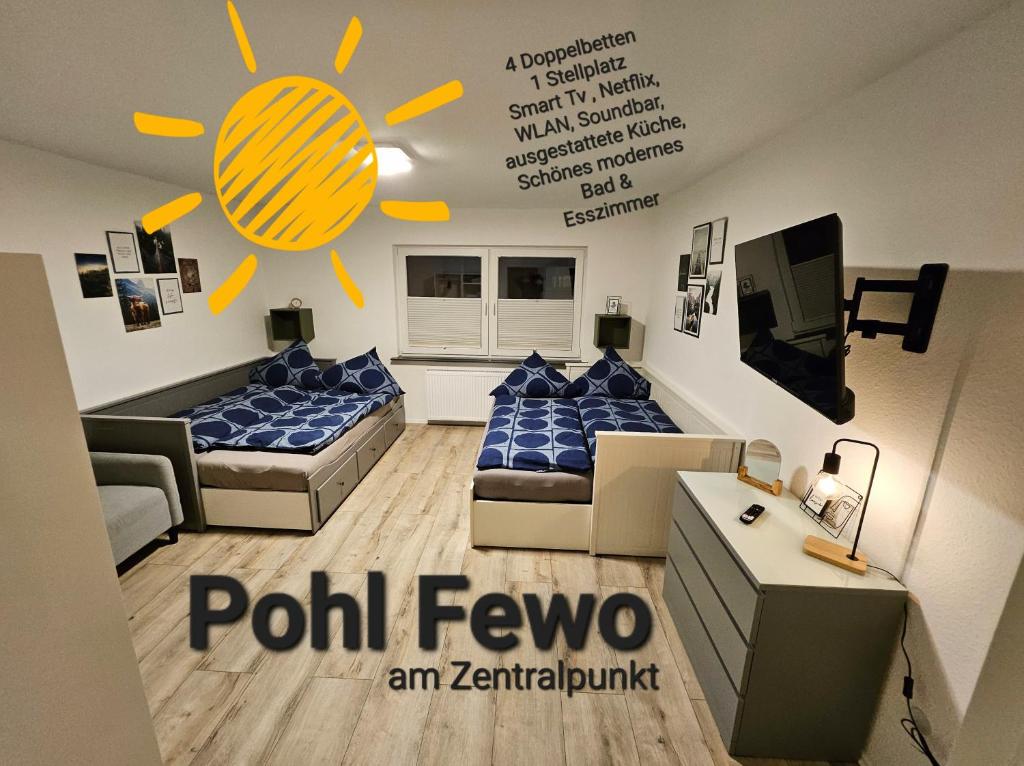 Habitación con 2 camas y TV. en Pohl Fewo en Remscheid