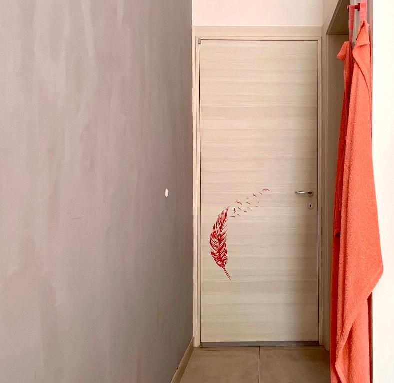 Central Private En-Suite with Balcony in shared residence - 12