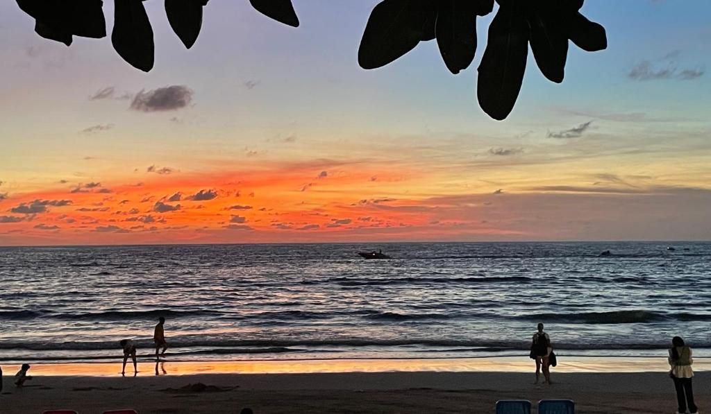 THE TOP PATONG RESORT. - Resim 42