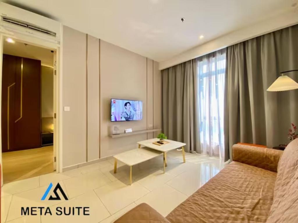 Sky pool 4 star hotel grade stay in i-City - Twee Slaapkamers Appartement
