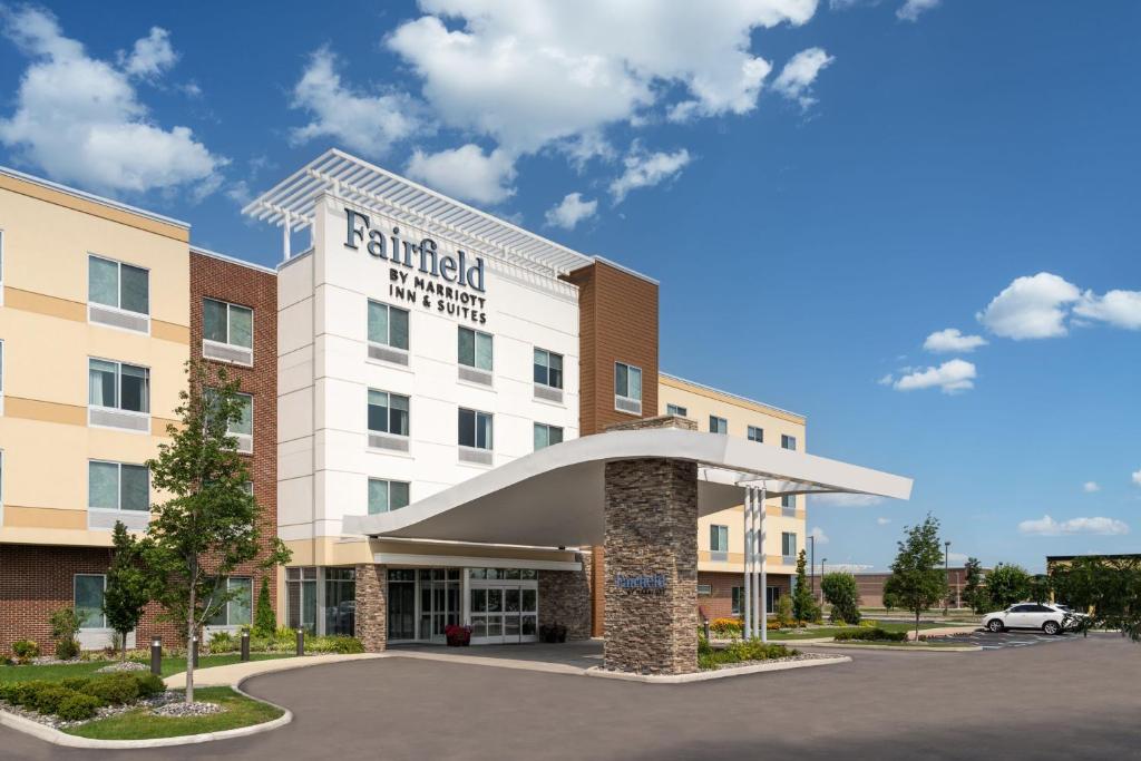 une représentation de l'avant d'un hôtel dans l'établissement Fairfield Inn & Suites by Marriott Cleveland Tiedeman Road, à Brooklyn