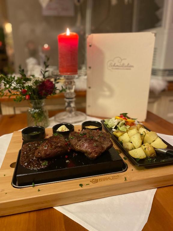 Jídlo v hotelu nebo okolí