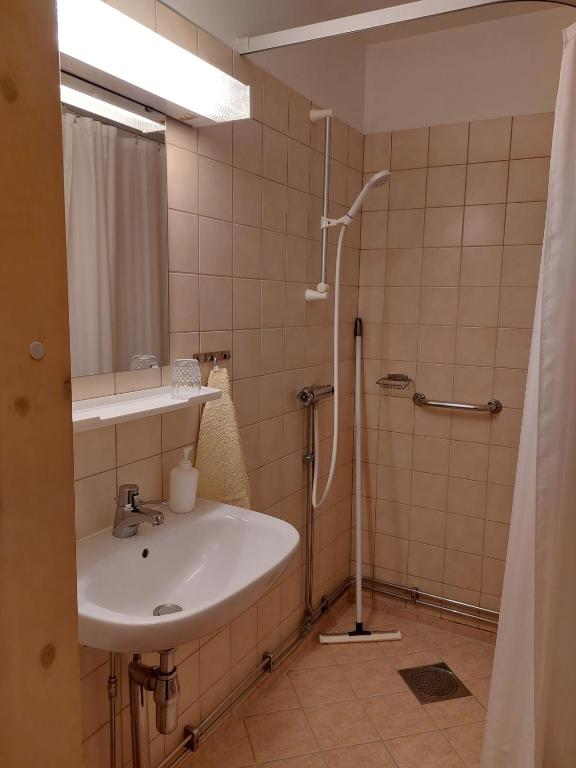 Koupelna v ubytování Birgittagården - GÄSTHEM - Birgittasystrarna