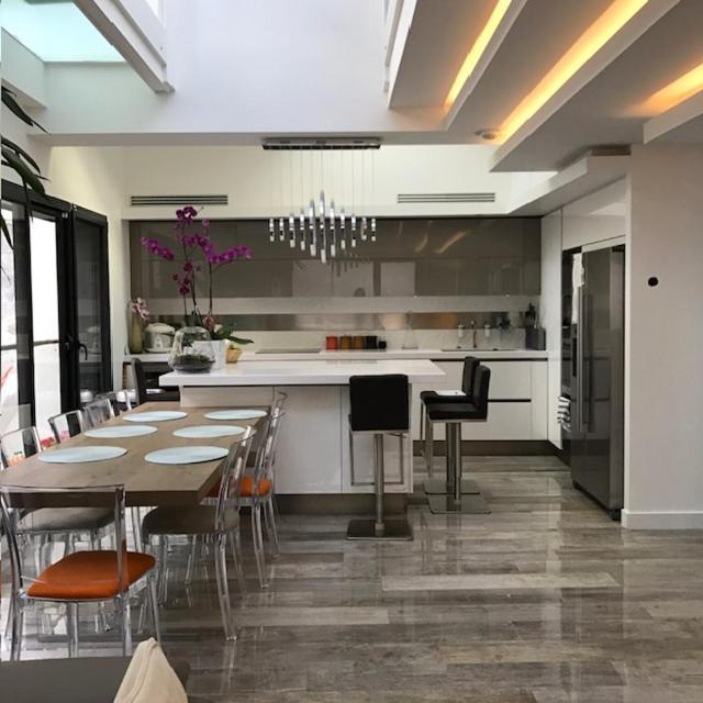 Photo de la galerie de l'établissement Appartement 150m2 Paris Terrasse Zen, à Paris