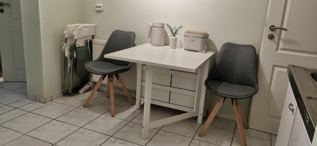 Kuchyň nebo kuchyňský kout v ubytování Ruhige Wohnung, citynah und kinderfreundlich