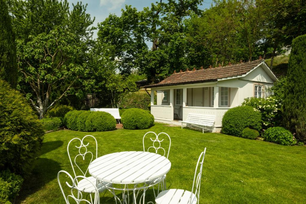 Zahrada ubytování Family Hotel Okoř
