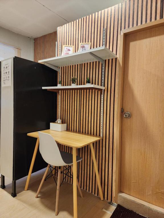 Fotografie z fotogalerie ubytování 205-Olan Place Homely room Free Wi-Fi and Near BTS line v destinaci Ban Yang