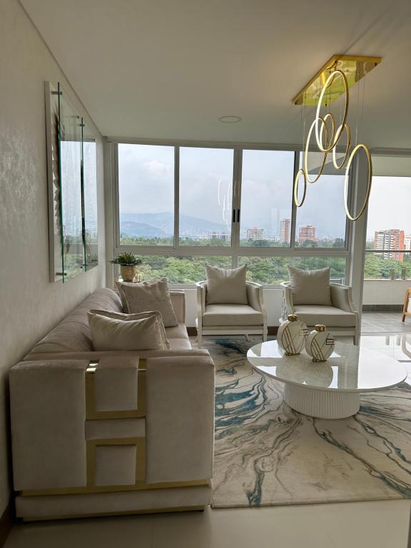 luxury apartment, Cali Precios actualizados 2024