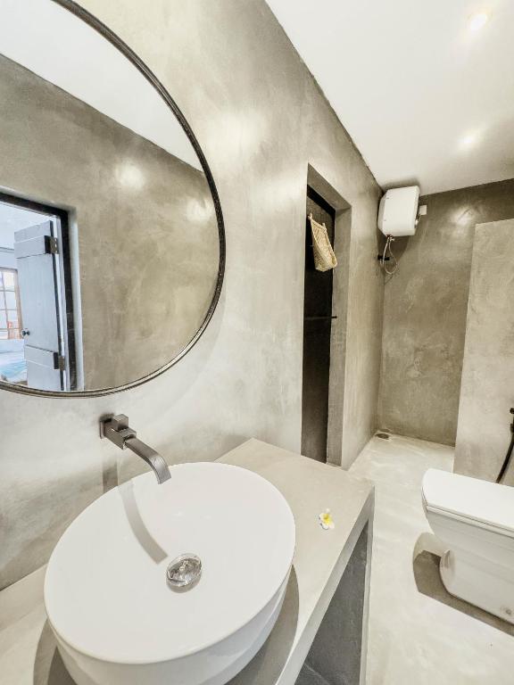 Alice in Paradise - 16