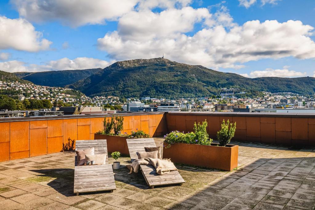 vista sulla città dal tetto di Leilighet i topp etasje med flott stor takterrasse a Bergen