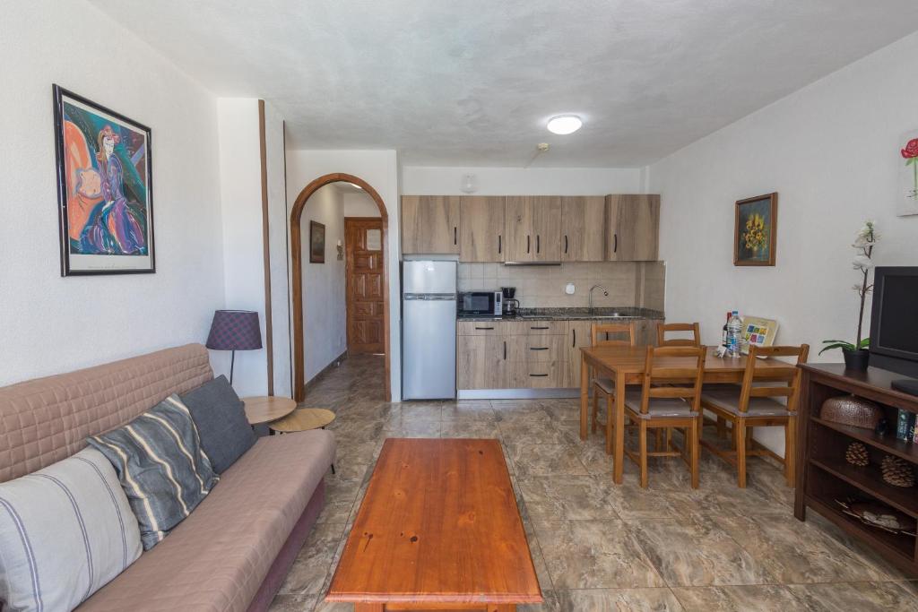 Kuchyňa alebo kuchynka v ubytovaní Apartamento El Cardenal playa de Cura Mogán