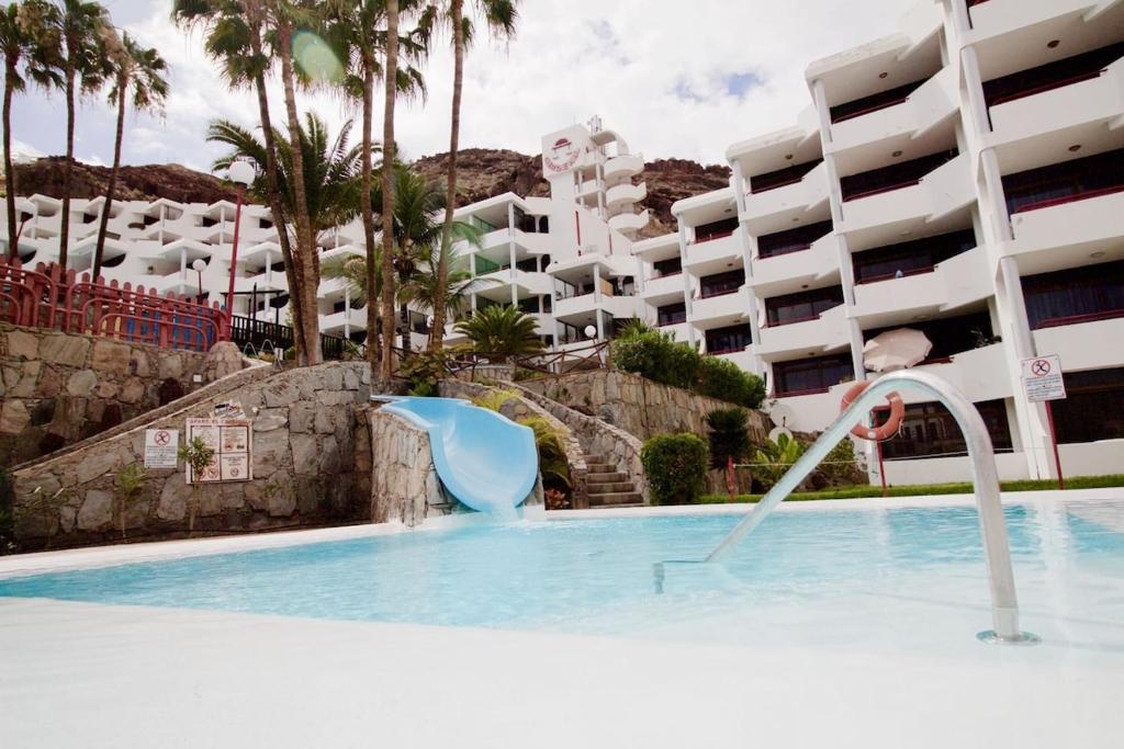 Bazén v ubytovaní Apartamento El Cardenal playa de Cura Mogán alebo v jeho blízkosti