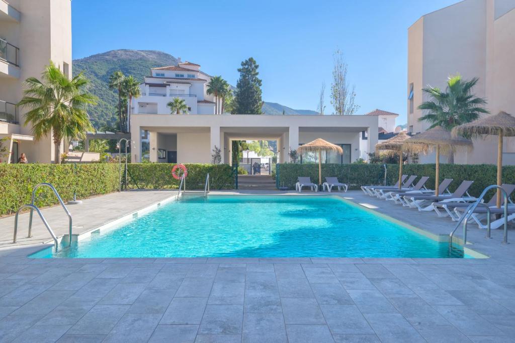 basen przed budynkiem w obiekcie Casa Hoyo Nueve - Alhaurín Golf - Alhaurín el Grande w mieście Alhaurín el Grande