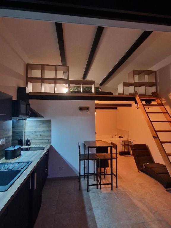 Kuchyň nebo kuchyňský kout v ubytování Gîte spa la parenthèse,privatif,sauve,gard,Occitanie