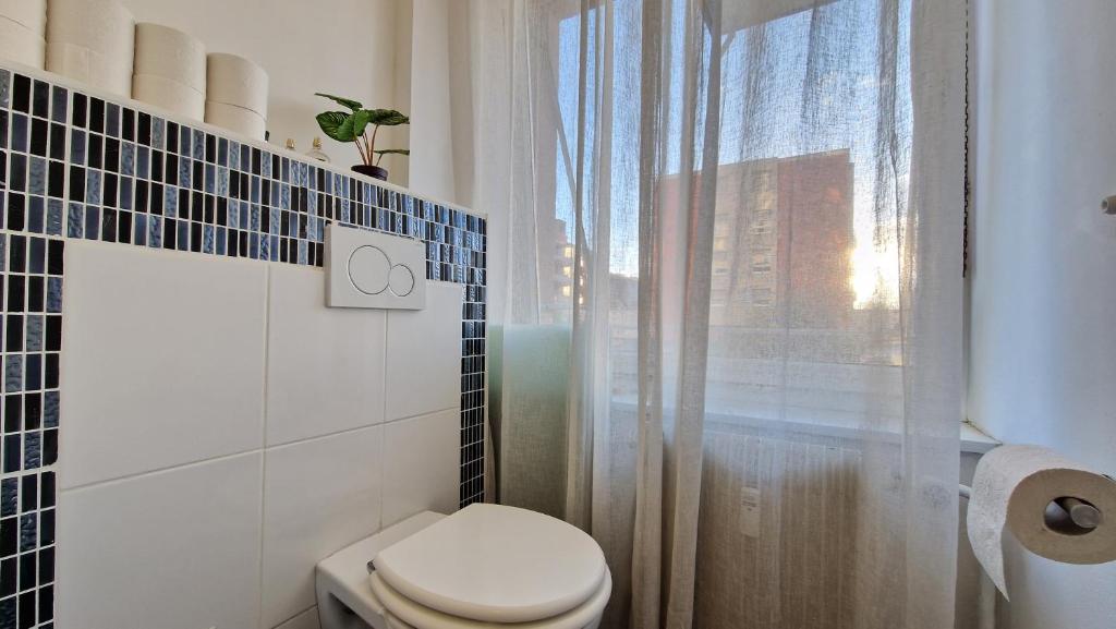 City Center 4 people King Bed, near Switzerland, G'ermany, Near Airport, Free Parking – photo 23