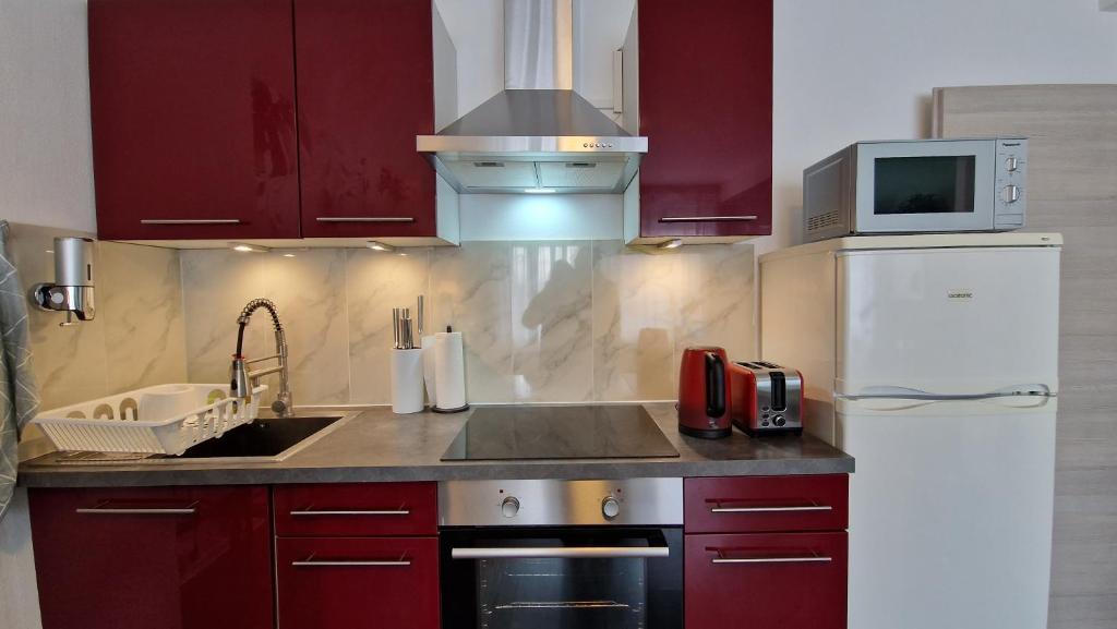 City Center 4 people King Bed, near Switzerland, G'ermany, Near Airport, Free Parking – photo 15