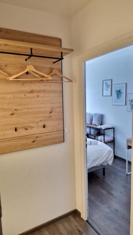 City Center 4 people King Bed, near Switzerland, G'ermany, Near Airport, Free Parking – photo 16