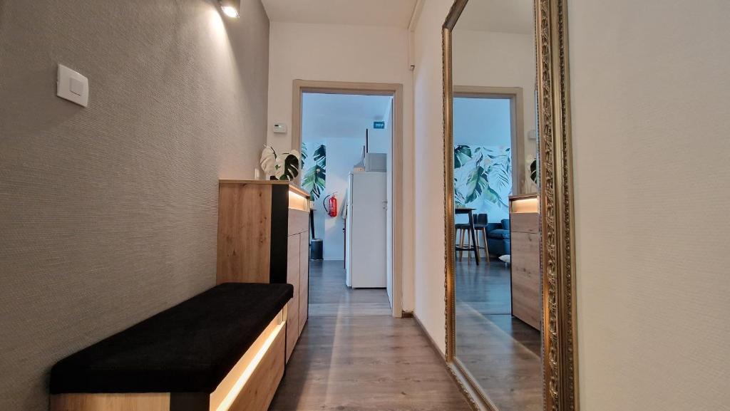 City Center 4 people King Bed, near Switzerland, G'ermany, Near Airport, Free Parking – photo 11