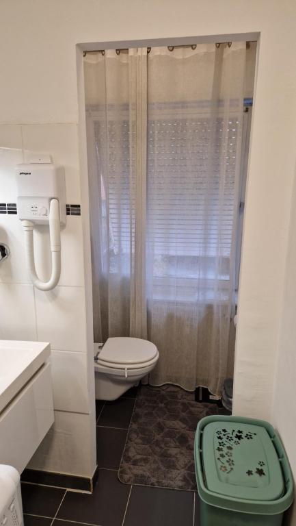 City Center 4 people King Bed, near Switzerland, G'ermany, Near Airport, Free Parking – photo 21
