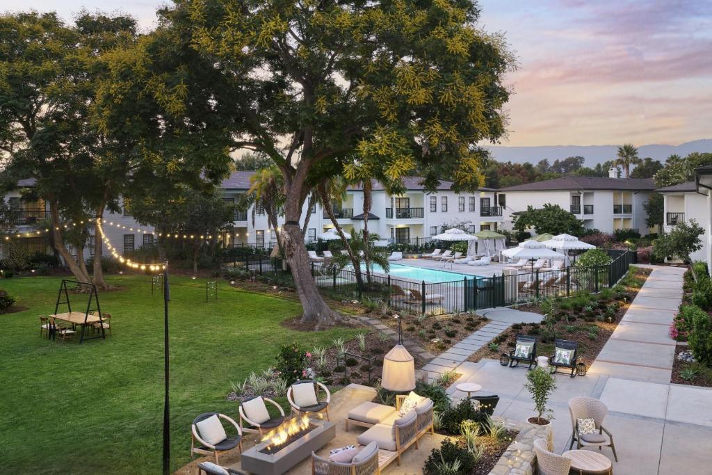 an aerial view of the courtyard of a hotel at The Steward, Santa Barbara, a Tribute Portfolio Hotel in Santa Barbara