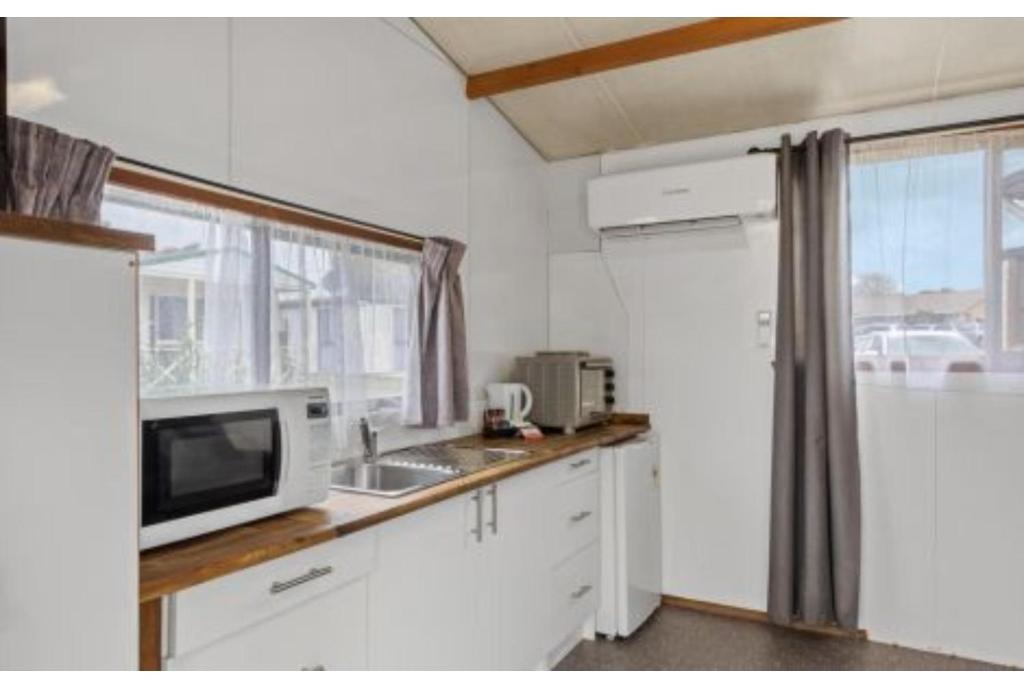 Discovery Parks - Hadspen - Economy Cabin - Sleeps 4