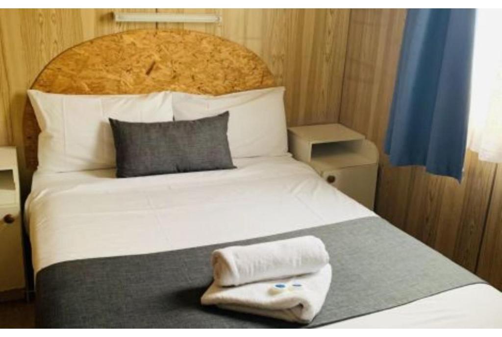 Discovery Parks - Hadspen - Economy Cabin - Sleeps 4 - Pet Friendly