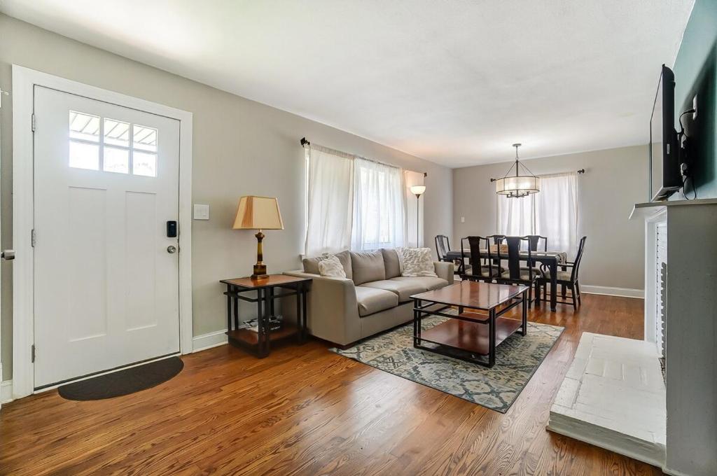 Comfy Uptown Cottage! King Bed In Enderly Park, Charlotte (updated prices 2024)