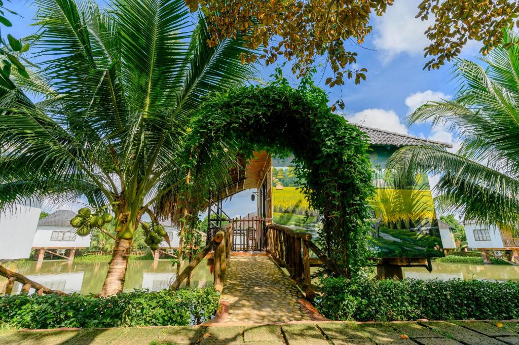 Cantho Eco Resort - Bungalow With Lake View