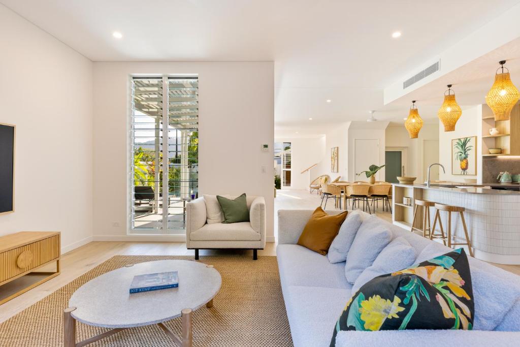 Posezení v ubytování Escape Villas Port Douglas