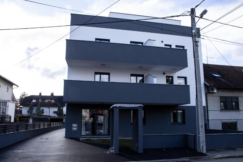 Hugo apartments - 18