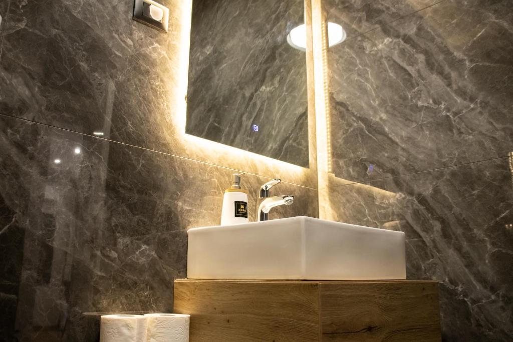 Hugo apartments - 13