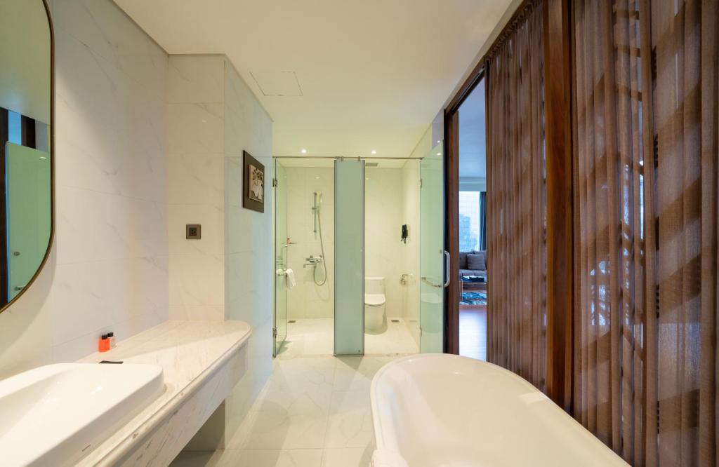 Suite with City View - Included Afternoon Tea