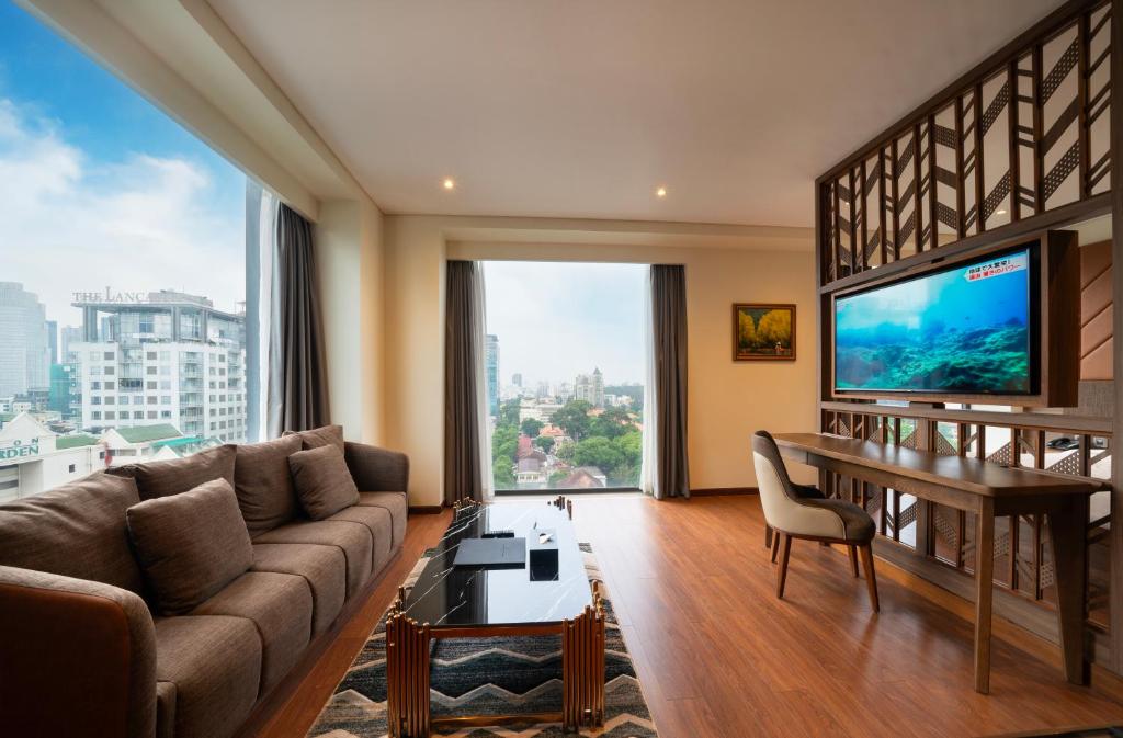Suite with City View - Included Afternoon Tea