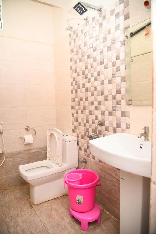 Orange Corner Hotel, Airport pickup & drop Available 24X7 - Deluxe Familienzimmer