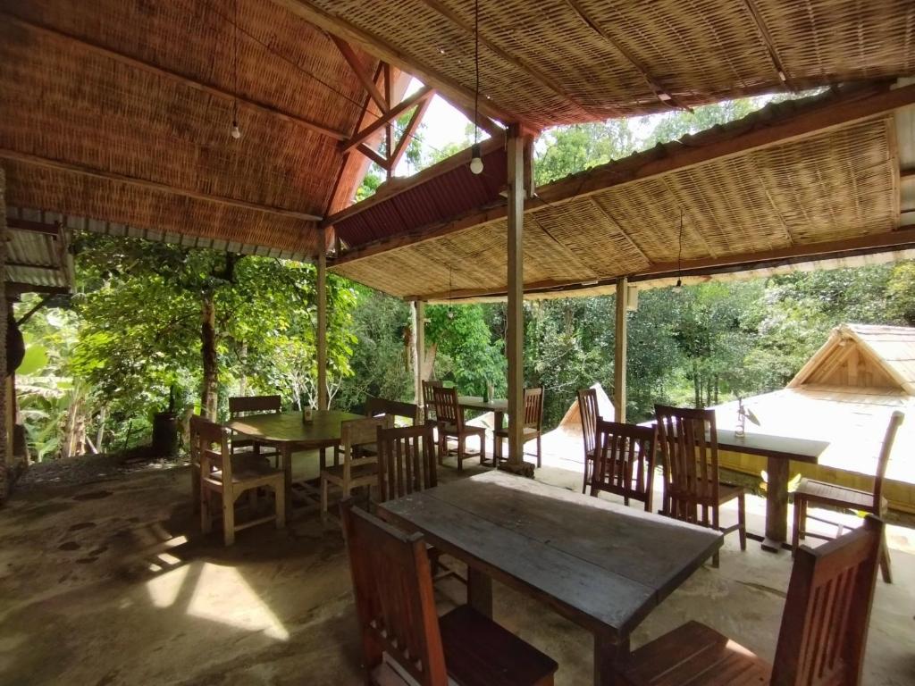 Restaurace v ubytování Aksha Riverside Ubud
