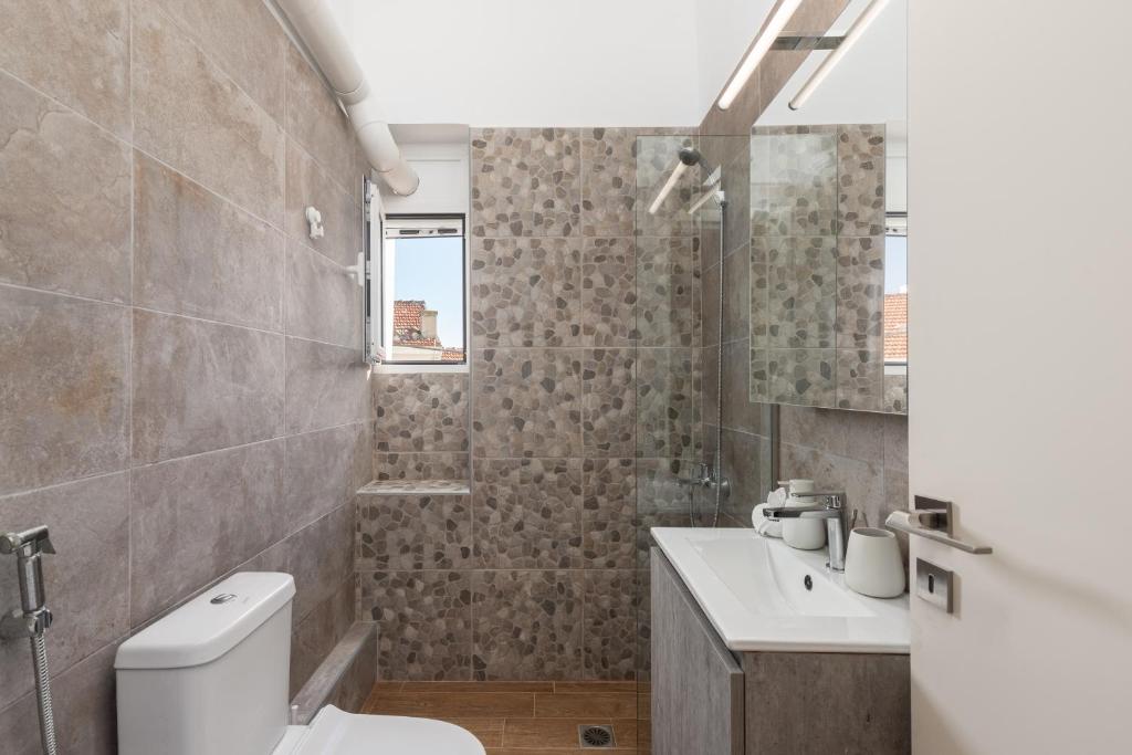 Koupelna v ubytování Mikrolimano Gem: Serene 1BR Apartment