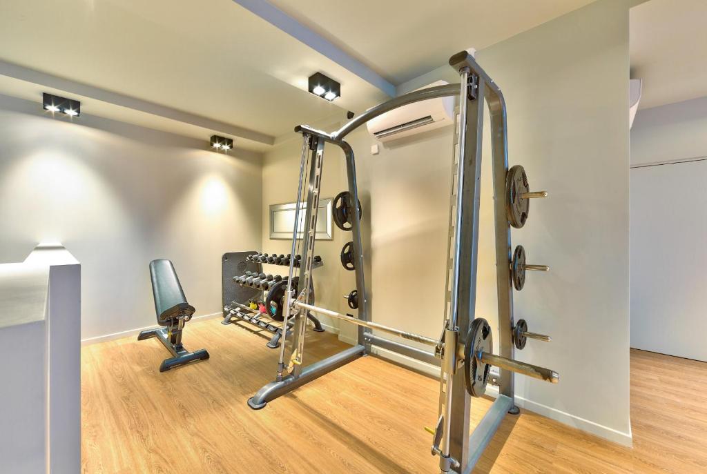 a room with a gym with two tread machines at 15 Atelier Montorgueil Super Héros in Paris