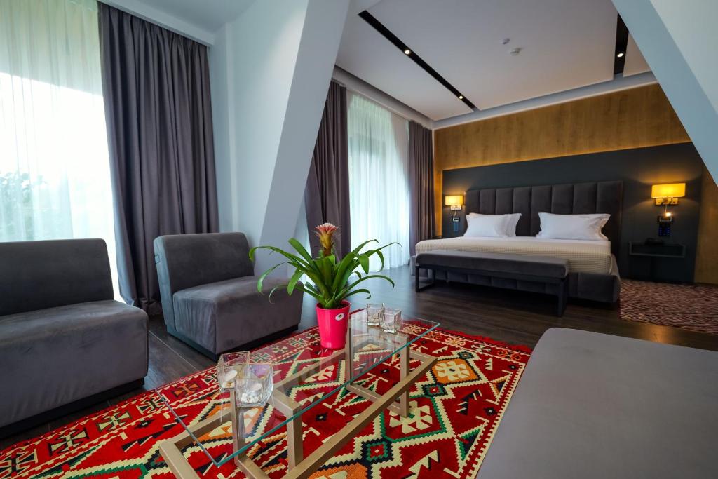 Hotel Uji Ftohte Tepelene - Image 5