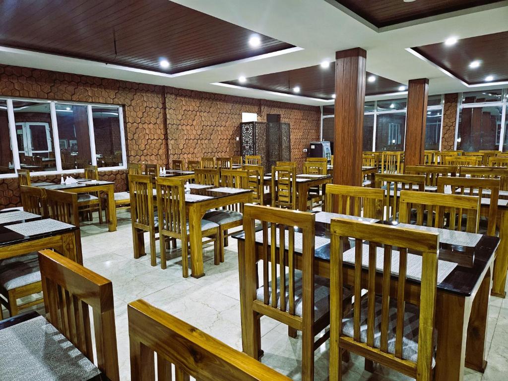 Restaurace v ubytování Tulips Village Resorts