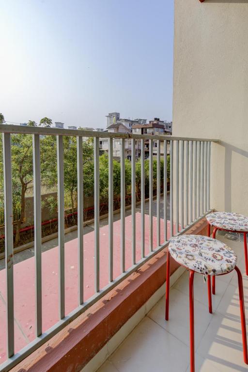 Balkón nebo terasa v ubytování Luxe 2BHK 10min from GOI airport with Pool access