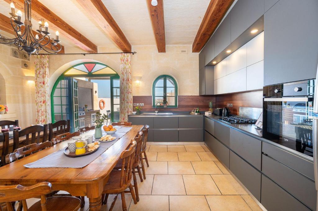 Kuchyň nebo kuchyňský kout v ubytování Ta Kalang Holiday Home