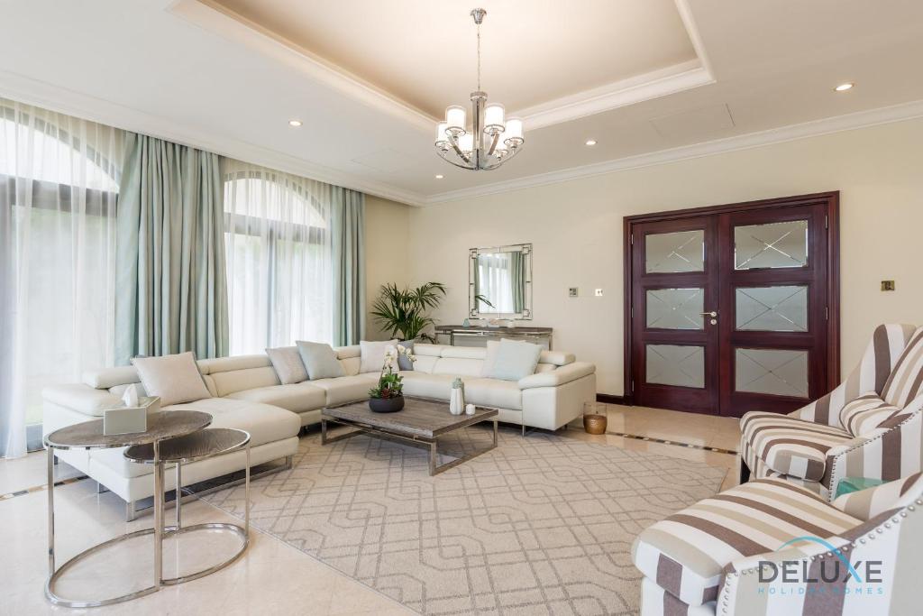 Charming 5BR Villa with Assistant’s Room and Private Pool on Palm Jumeirah by Deluxe Holiday Homes