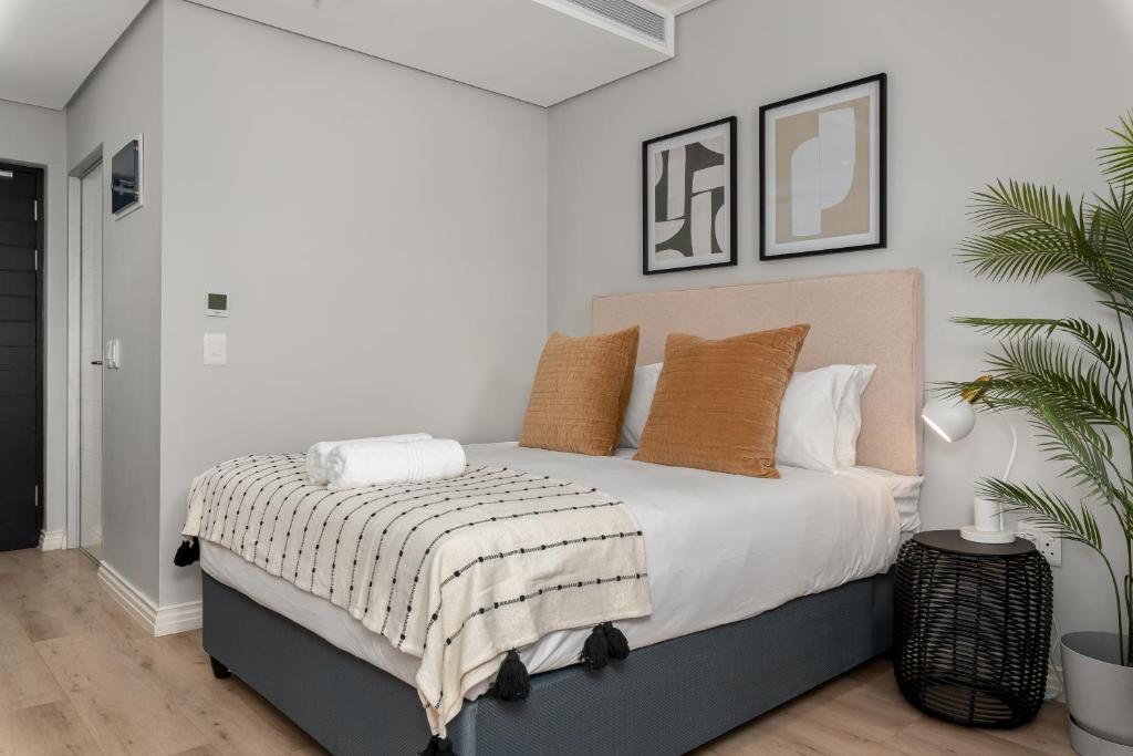 16 on Bree Luxury Apartments - Queen Studio