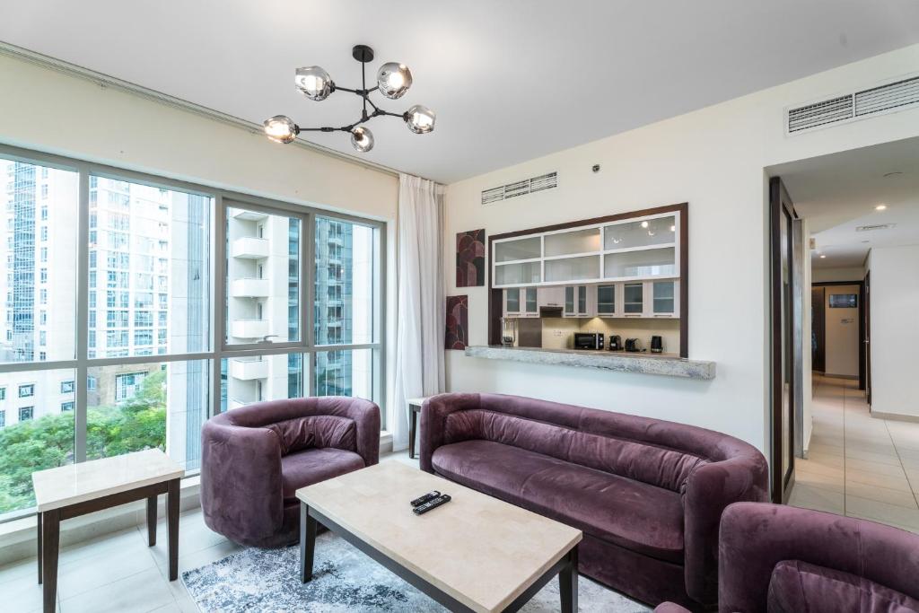 Posezení v ubytování Nasma Luxury Stays - Huge 2 Bedroom Apartment in Boulevard Central