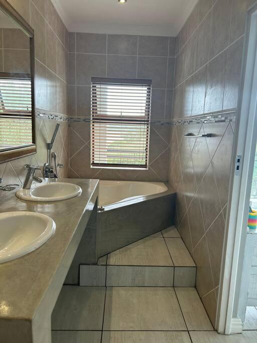 Solar Powered 3 Bedroom Family getaway - Image 25